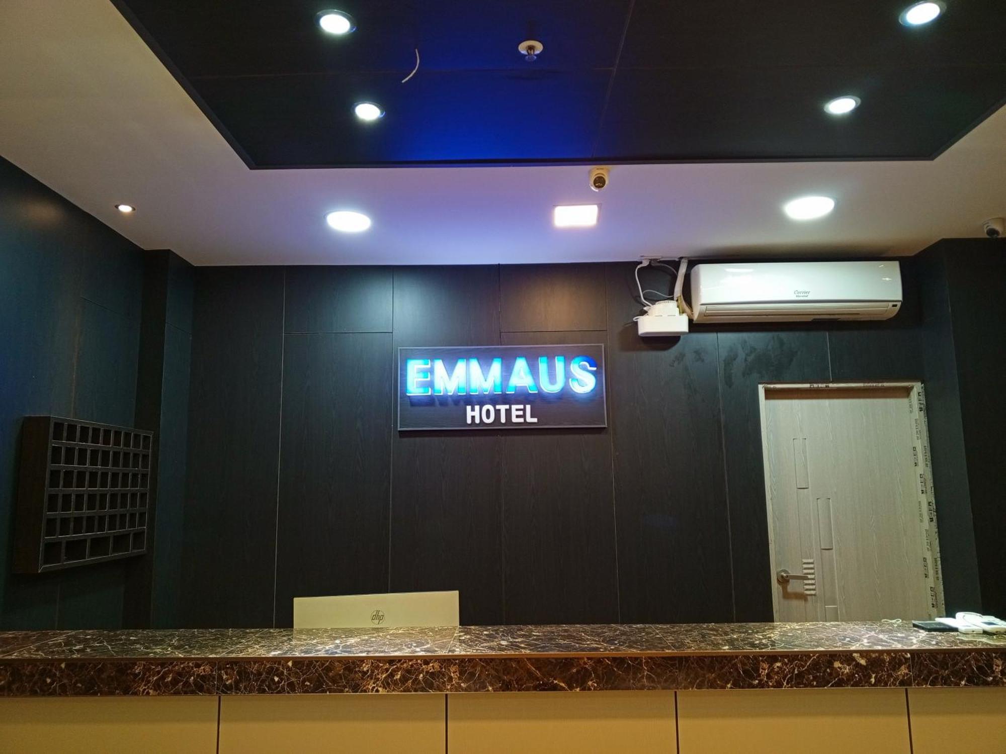 Emmaus Condotel Angeles Exterior photo